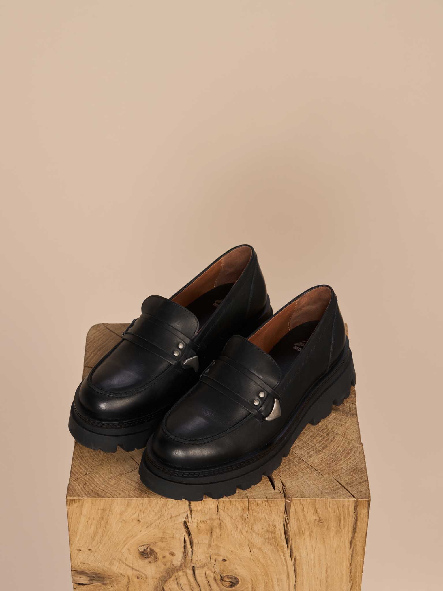 Modelshot / Black / Detail